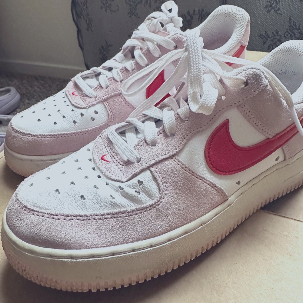 Nike Air Force 1  Valentines Edition